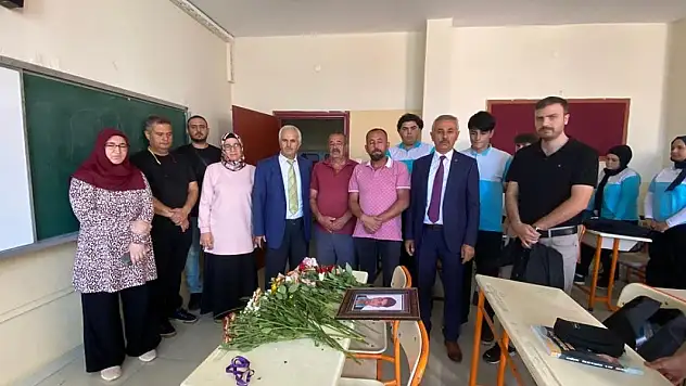 Trafik kazası sonucu ölen lise öğrencisi Konya'da anıldı