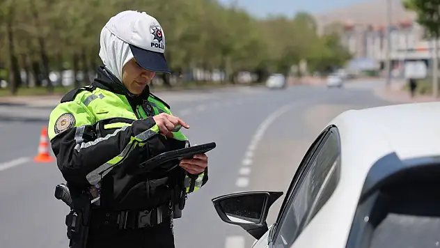 Trafikte caydırıcılık artıyor: Kurallara uymayanın cebi yanacak!