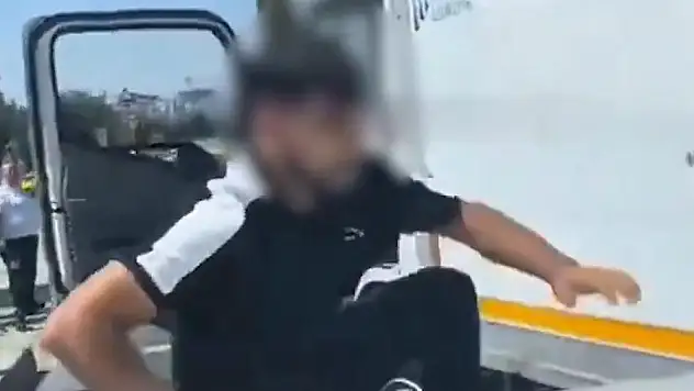 Trafikte Şehir Eşkıyası! Kamyonet Şoförü Gözaltına Alındı