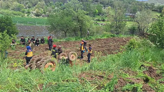 Traktör devrildi! Genç Sürücü Hayatını Kaybetti!