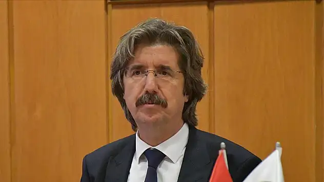 TRT Yönetim Kurulu Başkanı Yılmaz, görevi Albayrak'tan devraldı