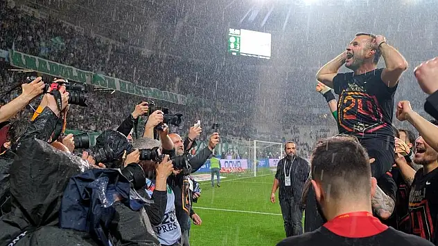 TSYD'nin görsel yarışmasında Çetin'e ödül