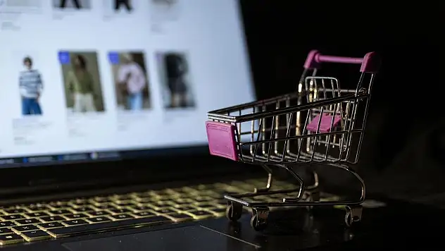 Tüketiciler en fazla e-Ticaret, taklit ve tağşiş ürünlerden şikayet etti