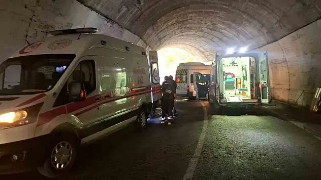 Tünelde trafik kazası: 8 kişi yaralandı