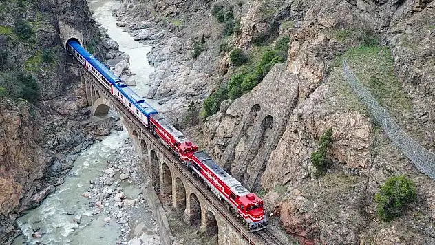 Turistik Karaelmas Treni sonbahar seferlerine başlıyor