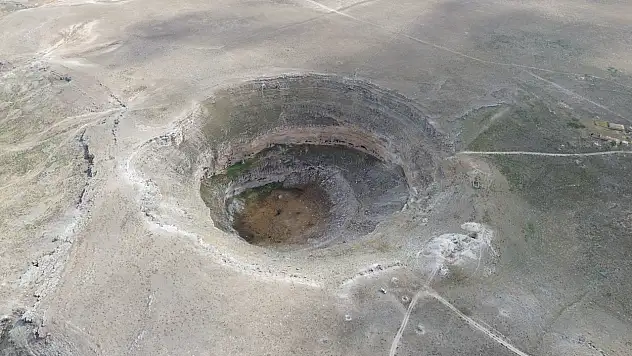 Turistler akın ediyordu: Konya'daki tarihi obruk susuz kaldı! Yeni çökmeler başladı!
