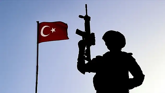 Türk askerinin Irak ve Suriye'deki görev süresi 3 yıl daha uzatıldı
