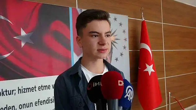 Türk bayrağı hassasiyeti yürekleri ısıttı!
