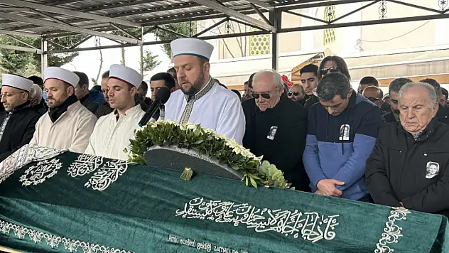 Türk halk müziği sanatçısı Seha Okuş, son yolculuğuna uğurlandı