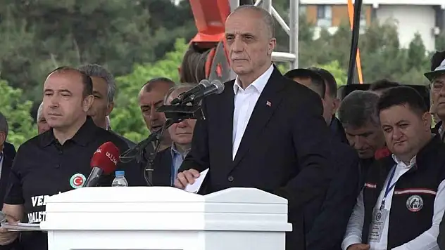 TÜRK-İŞ Genel Başkanı Atalay: İşçilerin yeni bir anayasaya ihtiyacı var!
