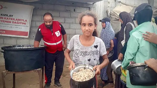 Türk Kızılay, Gazze'de sağlanan ateşkes sonrası yardımlarını artırdı