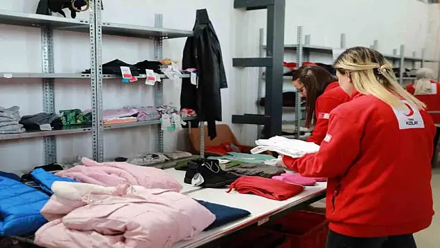 Türk Kızılay'dan ihtiyaç sahiplerine 345 bin kişilik bayramlık yardımı