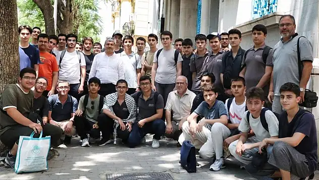 Türk öğrenciler Tunus'ta kültürü yaşayarak Arapça öğreniyor