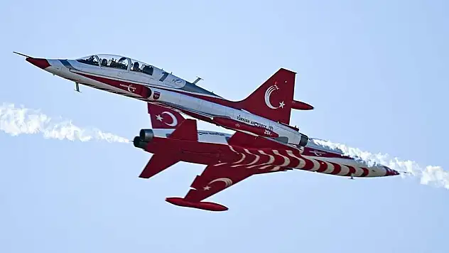 Türk Yıldızları 23 Nisan'da Antalya'da gösteri yapacak