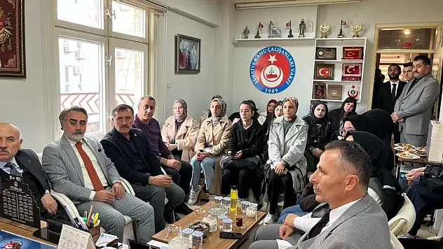 TÜRKAV'ın eğitim bursu 20. yılında gençlere güç veriyor