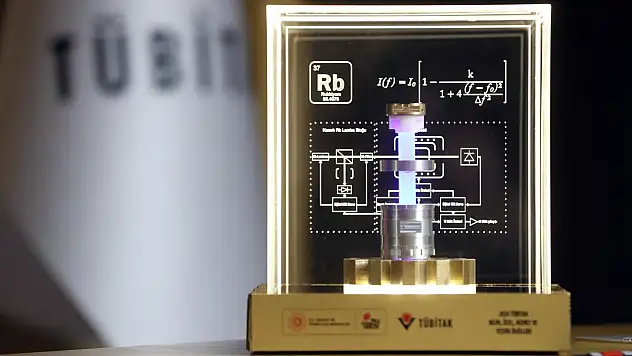 Türkiye'nin yerli atomik saati uzaya fırlatıldı