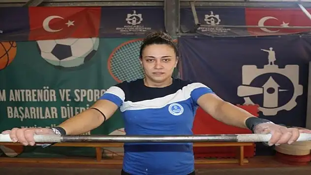 Türkiye şampiyonu halterci Sena Nur Özoğlu'na 3 yıl men cezası