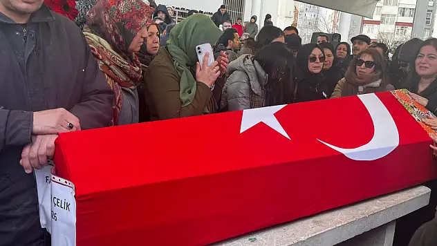 Türkiye'yi yasa boğan Fatma Nur Öğretmen Konya'da son yolculuğuna uğurlandı