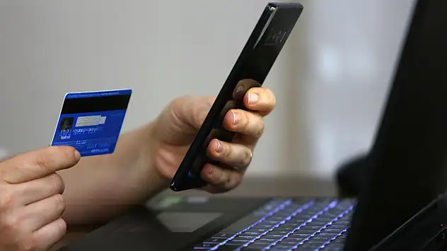 Türkiye'de e-ticarete kişi başı 276,7 dolar harcandı