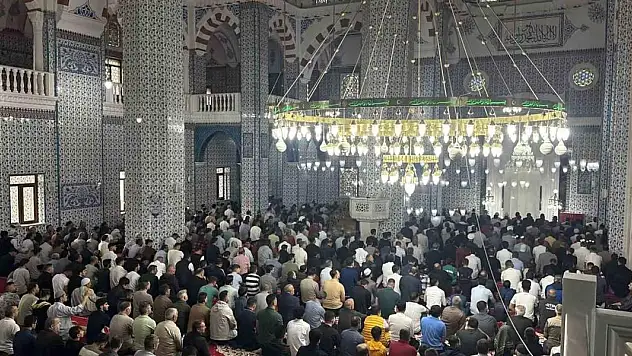 Türkiye'de ilk Kurban Bayramı namazı Iğdır'da kılındı
