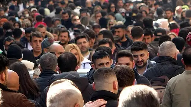 Türkiye'de kadınlar erkeklerden daha uzun yaşıyor