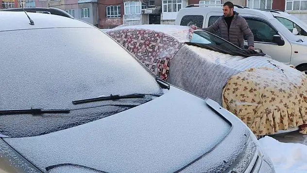 Türkiye'nin en soğuk yerleşim yeri eksi 33,8 dereceyi gördü