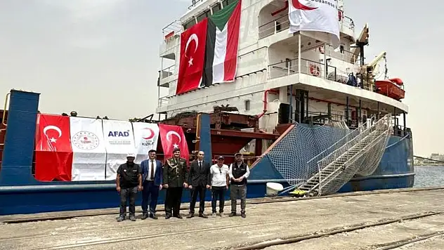 Türkiye'nin insani yardım gemisi Sudan'a ulaştı