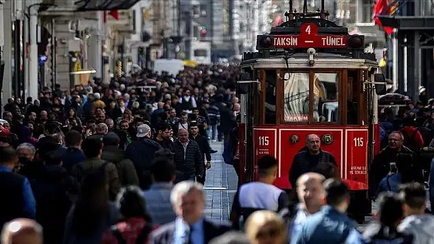 Türkiye'nin kadın nüfusu 2026'da erkekleri geçecek