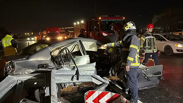 Üç aracın karıştığı trafik kazasında 6 kişi yaralandı