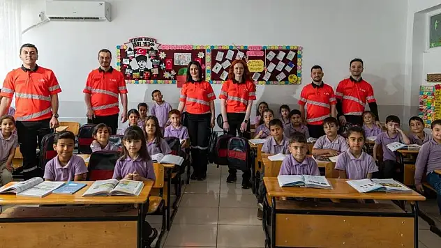 Uçak koltuğu kumaşları okul çantasına dönüştü