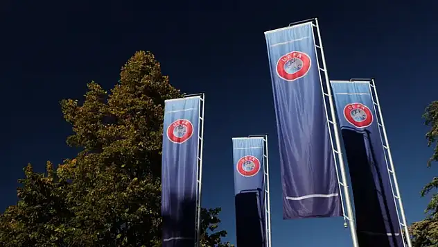 UEFA'dan Fenerbahçe'ye para cezası