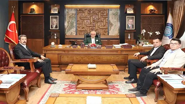 Ülkü Ocakları Konya İl Başkanı Türkoğlu'ndan Rektör Zorlu'ya Ziyaret