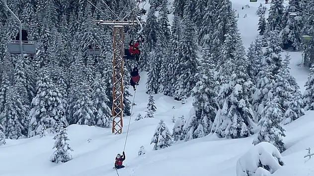 Uludağ'da telesiyej arızalandı! 51 kişi mahsur kaldı