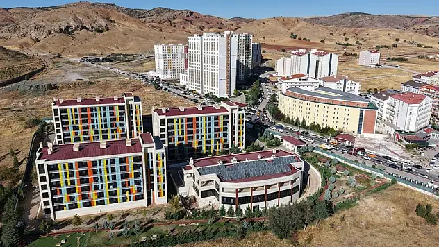 Üniversite Öğrencileri İle İlçe Nüfus İkiye Katlandı!