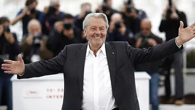 Ünlü Fransız aktör Alain Delon, 88 yaşında hayatını kaybetti