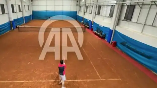 Üretimden spora! Konya'daki fabrika tenis kortuna dönüştü!
