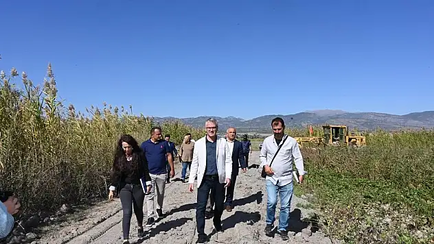 Ustaoğlu, Ortakaraören Mahallesinde Çalışmaları İnceledi