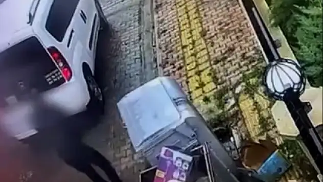 Uyuşturucu teslimatını çöp konteynerinde yapan 4 şüpheliye gözaltı