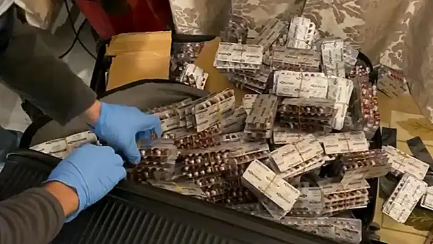 Uyuşturucuyu saklamak için 3 ev kiralamış