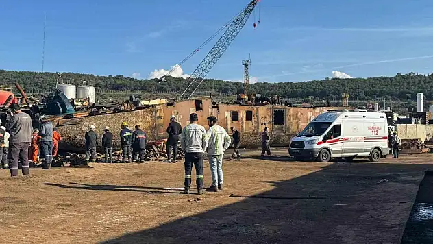 Üzerine parça düşen işçi hayatını kaybetti