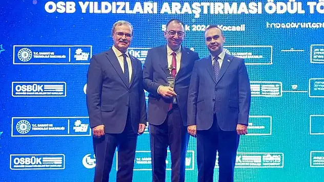 Vaden Otomotiv'e Bakan Kacır'dan 3 önemli ödül