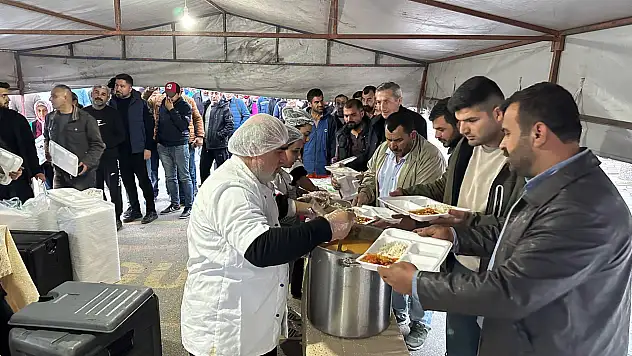 Vakıf geleneği sofralarda yaşıyor! Konya'da iftar noktaları belirlendi!
