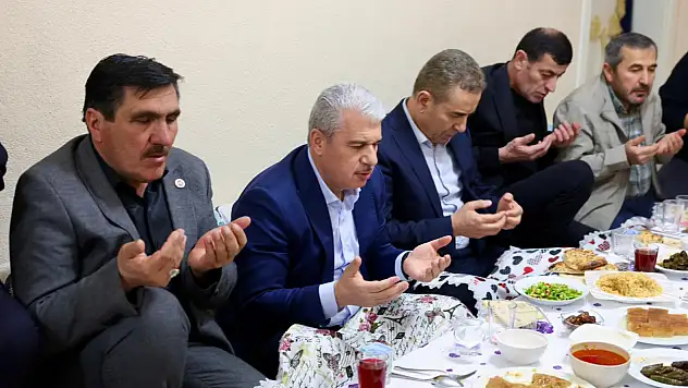 Vali Akın, iftar sofrasında Konyalı üreticilerle bir araya geldi