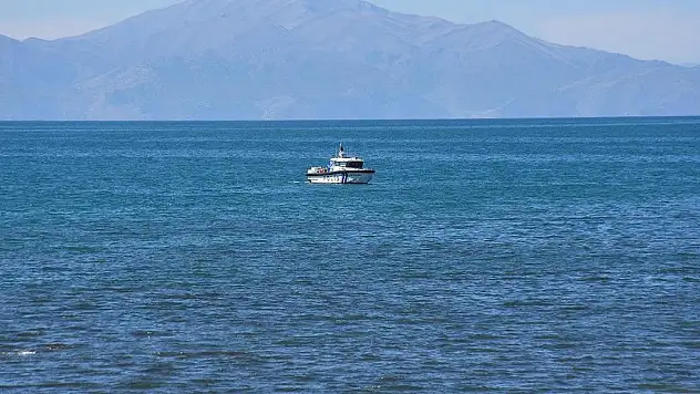 Van'da kaybolan genci arama çalışmaları sürüyor