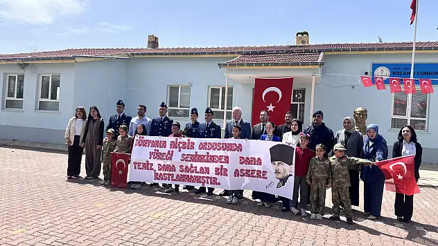 Vatan sevgisi 'İlk Mektup'la başladı! Konyalı miniklere yanıt gecikmedi
