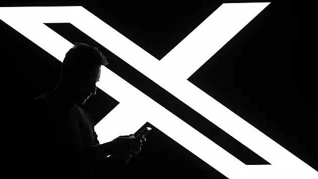 X, yapay zeka modellerini eğitmek için kullanıcı verilerini satacak