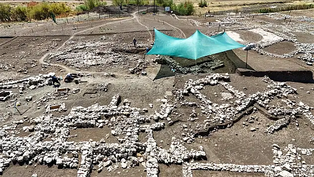 Yaklaşık 9 bin 500 yıllık 'Kamusal Yapı' bulundu!