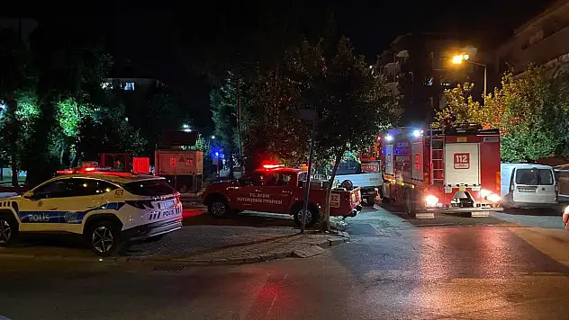 Yangında mahsur kalan kadın demir parmaklıklar kesilerek kurtarıldı