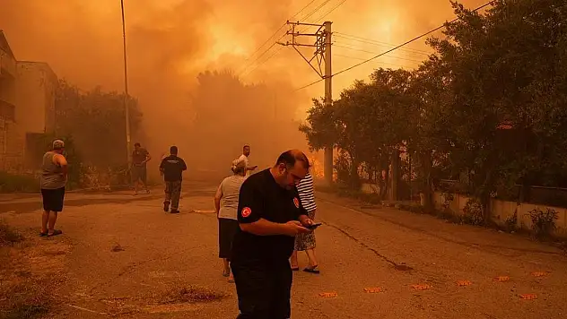Yangınlardan etkilenen 46 kişinin tedavisi devam ediyor