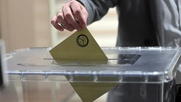 Yapay zeka Konya için 2029 yerel seçim oranlarını verdi! Kıyasıya yarış kapıda...